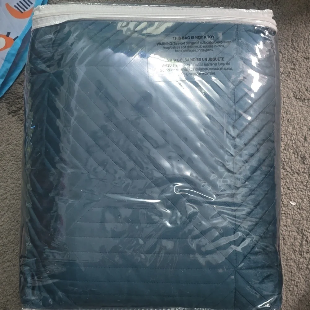 Barefoot Bungalow Riviera Velvet Modern Quilt Set, Teal, King - Reversible - Picture 9 of 10